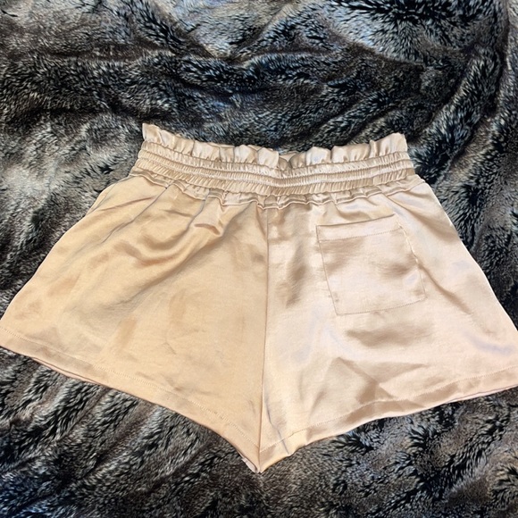 Soft, gold flowy drawstring shorts - Picture 2 of 4